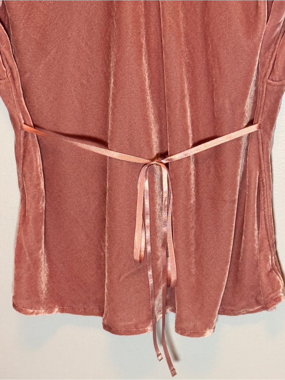 GAP Vintage Women's Dusty Rose Lace-Trim Velvet Short Sleeve Top - Picture 8 of 10
